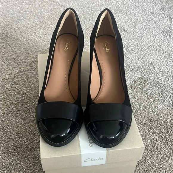 Clarks Black Block Heel Pumps with Glossy Finish - Picture 3 of 5
